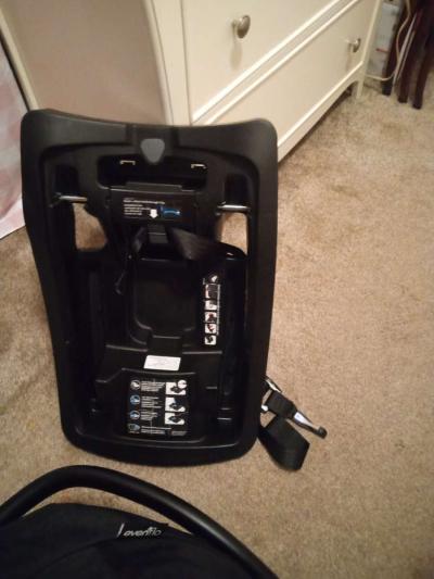 infant car seat with attachable base - Thumbnail 2