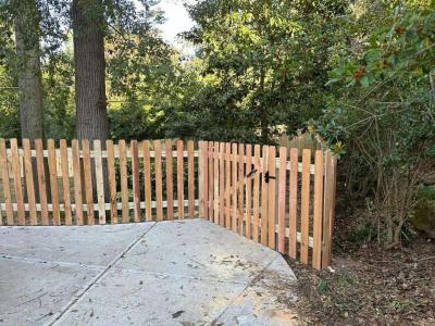 fencing vinyl and Wood - Thumbnail 2