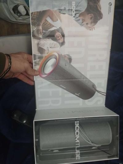 Bluetooth speaker brand new - Auburn, Washington