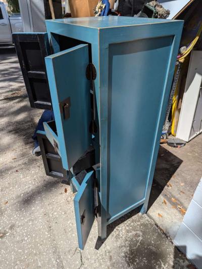 Unique Cabinet - Thumbnail 3