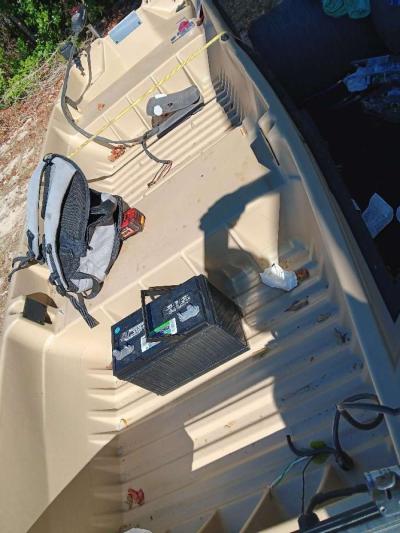 Pelican intruder 12 foot Jon boat - Thumbnail 3