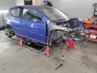 Nice 2008 VW R 32 Shell Carpet and Sunroof No Doors OEM - Thumbnail 4