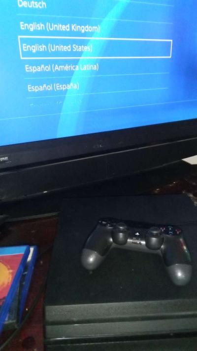 PlayStation 4 Pro 1TB 3 Games 1 Controller - Thumbnail 2