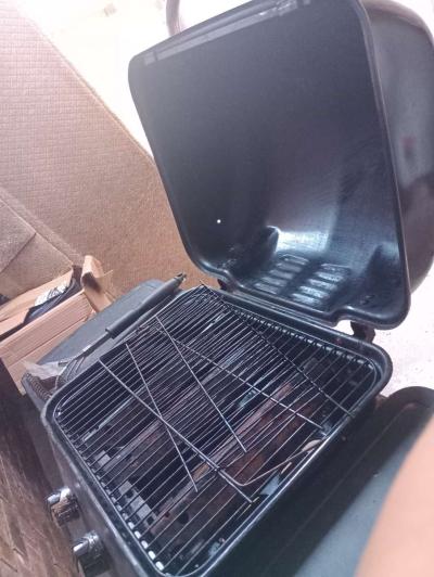 gas grill does not include gas tank - Dallas, Texas