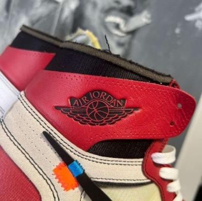 Jordan 1 off white Chicagos - Thumbnail 5