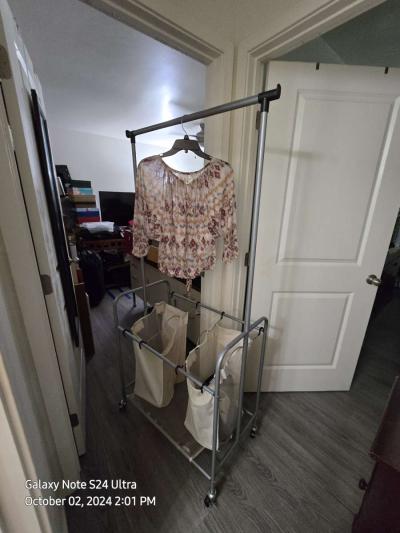 Laundry Sorter with wheels - Thumbnail 2