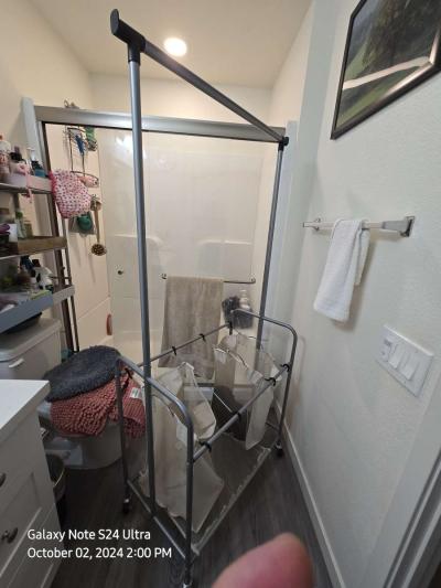 Laundry Sorter with wheels - Thumbnail 3