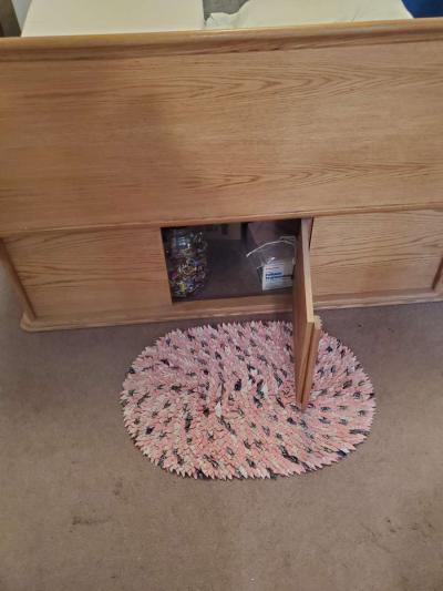 Solid oak queen sleigh platform bed with 12 drawers - Thumbnail 4