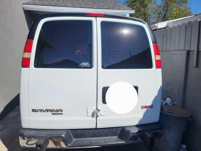 2015 GMC Savana Cargo van - Thumbnail 3