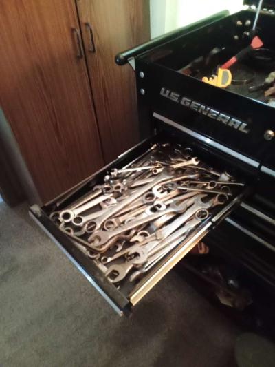 us General toolbox with tools - Thumbnail 2