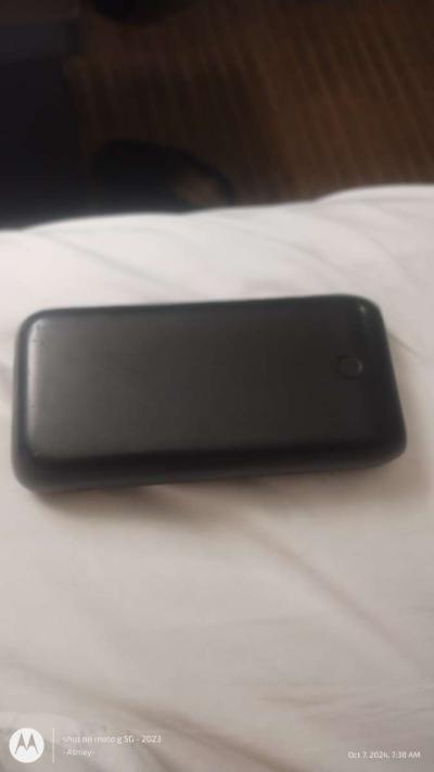 ONN 20000mAh portable battery pack - Thumbnail 2