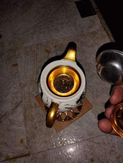 gold and white teacup - Thumbnail 3