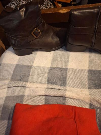 Ladies boots - Thumbnail 3