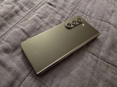 Galaxy Z Fold5 - Thumbnail 3