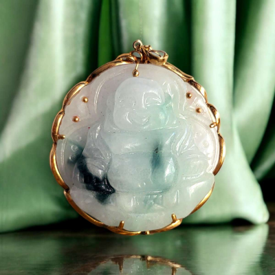 natural jade lavender Buddha Pendant in 14 kt gold frame - Thumbnail 3