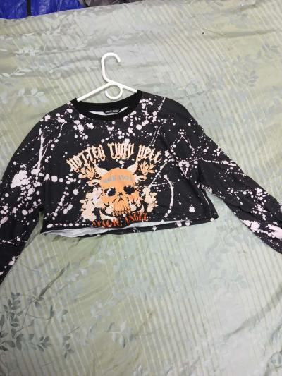 Shein long sleeve belly cut off - Thumbnail 2