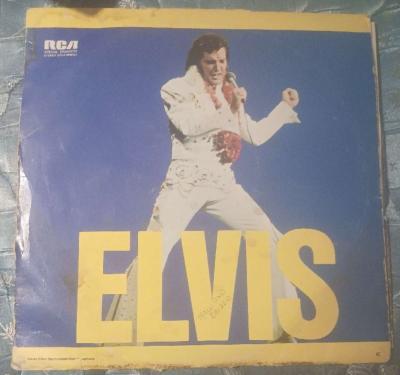 5 Elvis Presley vinyl records - Thumbnail 2