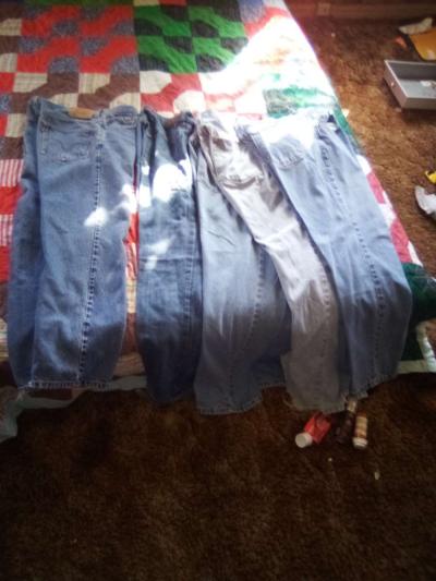Jeans  4 pair Levis size 36 x 30 perfect shape - Thumbnail 2