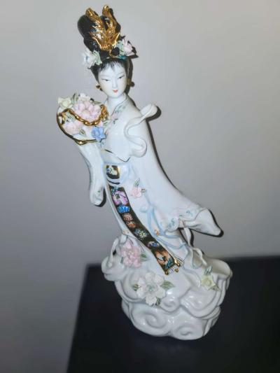 Geisha Woman - Thumbnail 2
