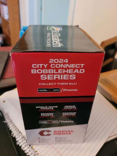 Reds baseball Bobblehead  De LA Cruz - Thumbnail 2