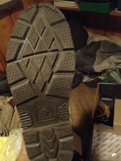 I cannot wear these boots anymore theyre size 13 wide - Thumbnail 4