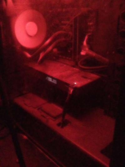 Gaming PC and Monitor - Thumbnail 4