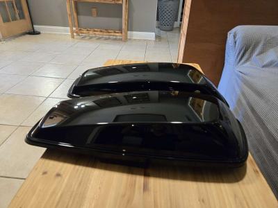 original 2017 HarleyDavidson street glide saddle bag lids - Thumbnail 3