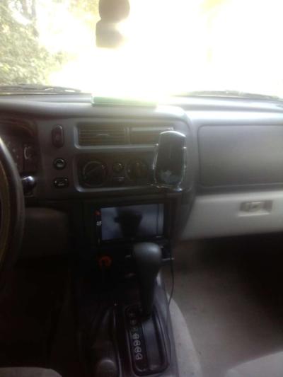 2000 4x4Mitsubish Montero Sport title in hand no leins - Thumbnail 2