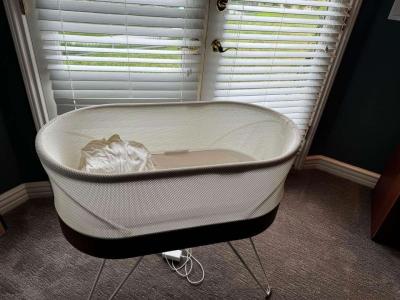Snoo Smart Sleeper Bassinet - Thumbnail 2