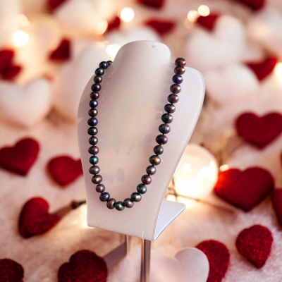 Black fresh water Pearls in 14 kt gold necklace - Thumbnail 2