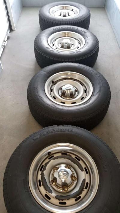 the set of 4 tires and wheels R 16 for DOdge ram 17 - Thumbnail 3