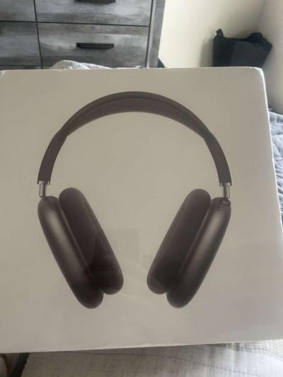 Airpod Max Space Gray SEALED - Frisco, Texas