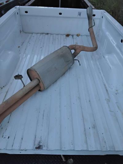 2009 Chevy or GMC Pickup Truck 8ft Bed OEM Factory No Rust - Thumbnail 2