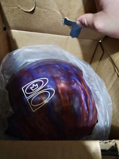 there are new bowls balls with no holes I have 24 of them - Thumbnail 2