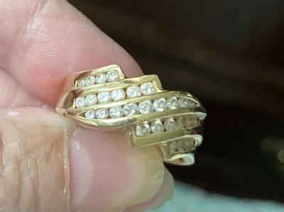 Custom made 14 karat gold diamond ring - Claremont, California