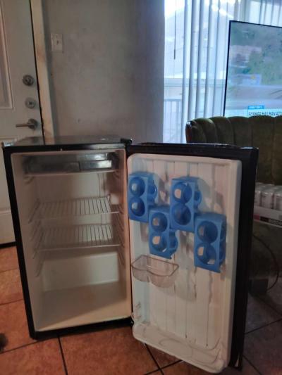 whirlpool black mini refrigerator - Abilene, Texas