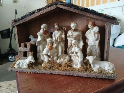Christmas Nativity with nonremovable Holy family - Thumbnail 2