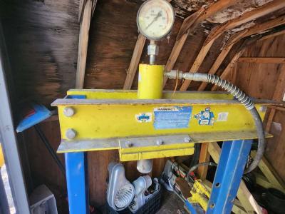 Hydraulic Press - Thumbnail 4