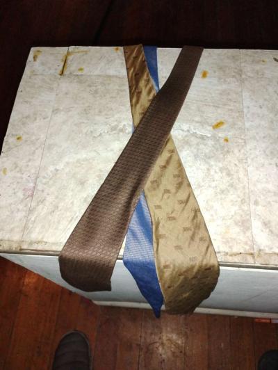 ties 3 of them - Thumbnail 2