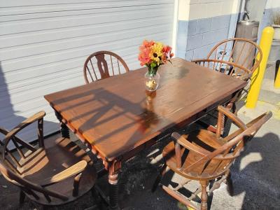 Well Made Wooden Dining Room Table with Chairs Like New - Thumbnail 2