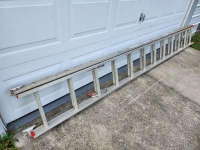 24Ft Aluminum Extension Ladder - Thumbnail 2