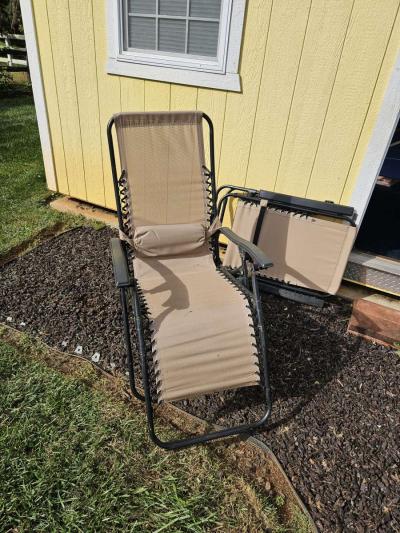 2 zero gravity chairs - High Point, North Carolina