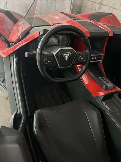 BEAUTIFUL 2020 POLARIS SLINGSHOT SL - Thumbnail 5