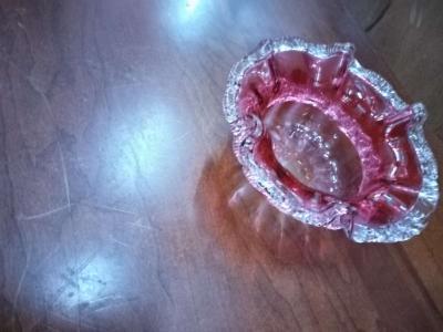 Beautiful scalloped pink glass bowl antique - Thumbnail 3