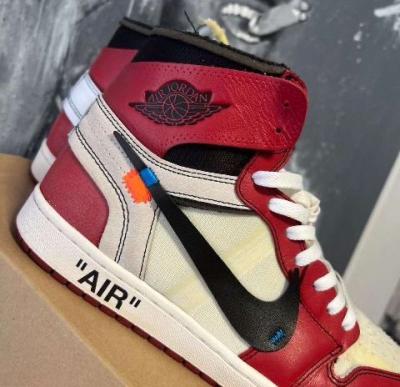 Jordan 1 off white Chicagos - Thumbnail 3