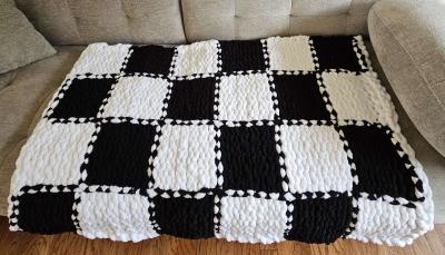 Checkered Chenille Throw - Thumbnail 4