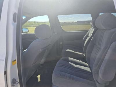 2001 Toyota Sienna LE - Thumbnail 5