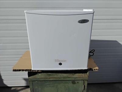 Small White SPT Upright Freezer Very Clean Display Model New - Thumbnail 3