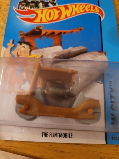 hot wheels  the Flintstones  the flintmoble - Thumbnail 5