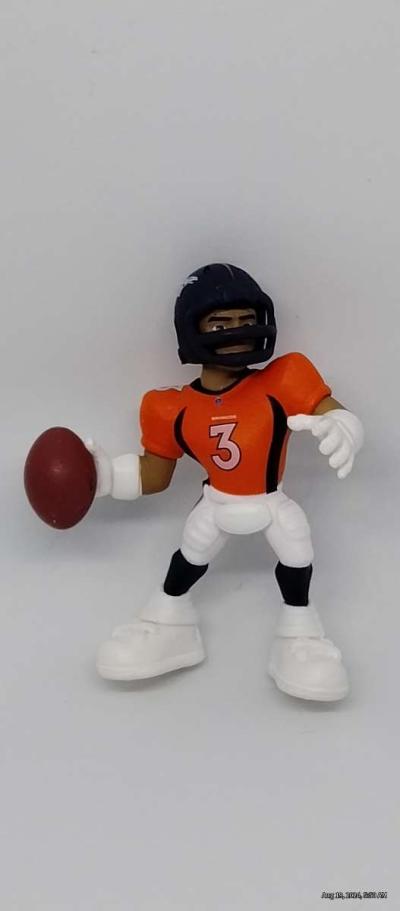 NFL Game Changers 2 inch collectible figures - Thumbnail 6